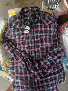 Susunod na Mga Plaid Shirt ng Lalaki sa Stock